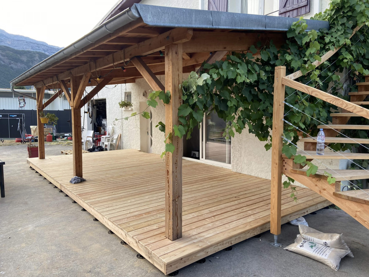 pergola-terrasse-meleze-lyon-structure-bois