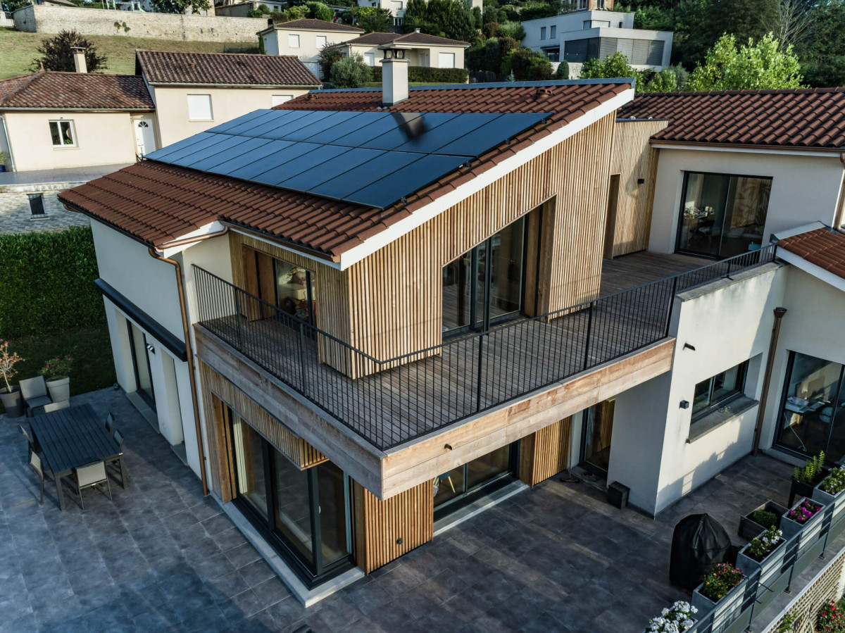 terrasse-robinier-piscine-saint-didier-au-mont-d-or