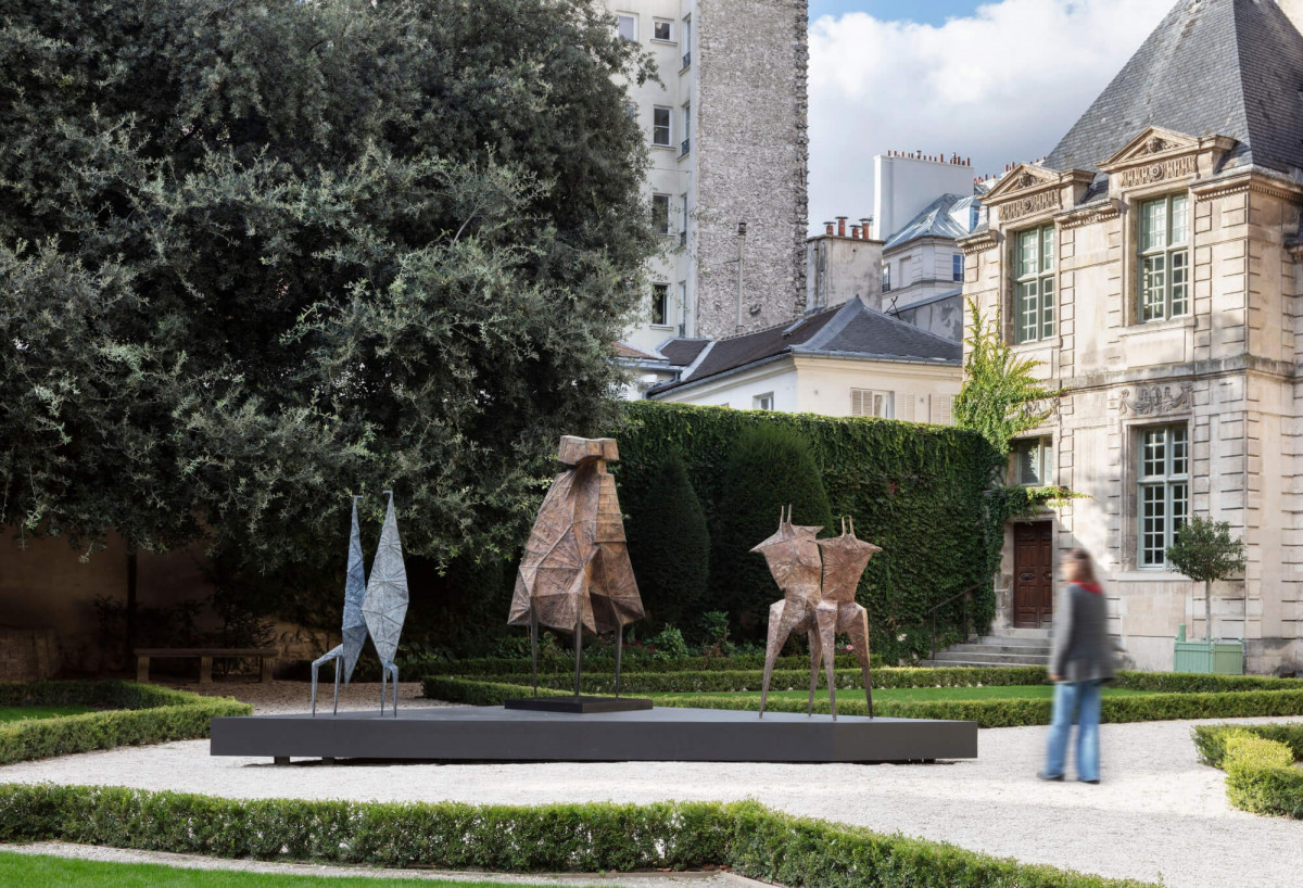 e012457_595606_hd-min