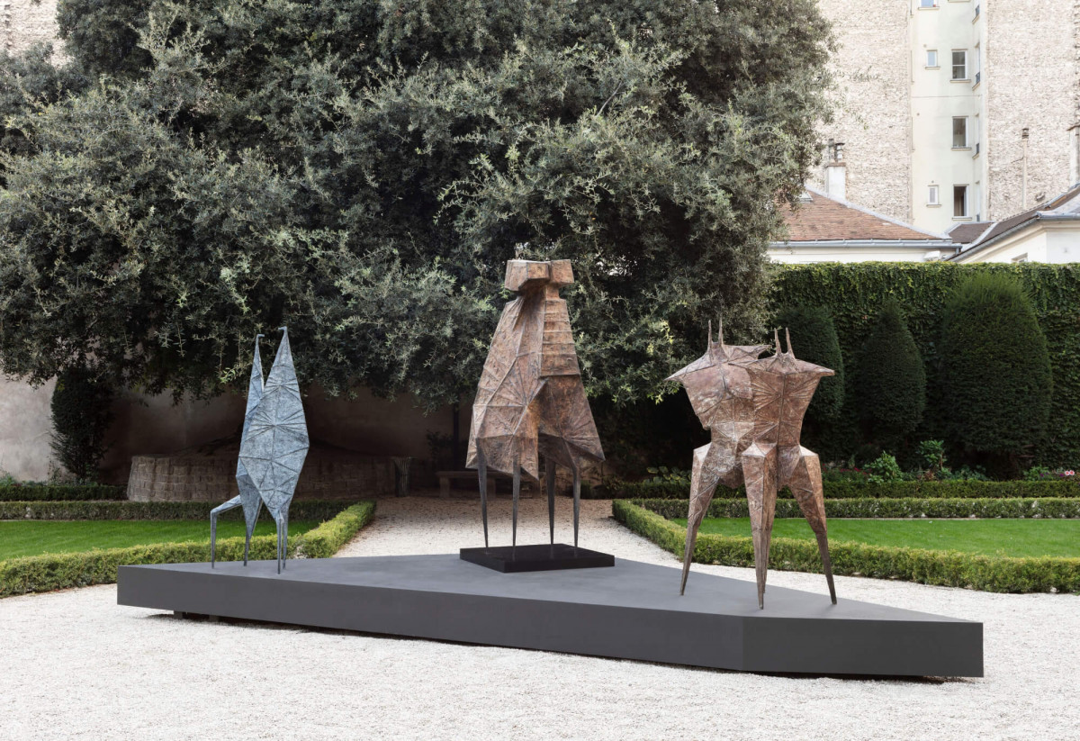 e012457_595624_hd-min