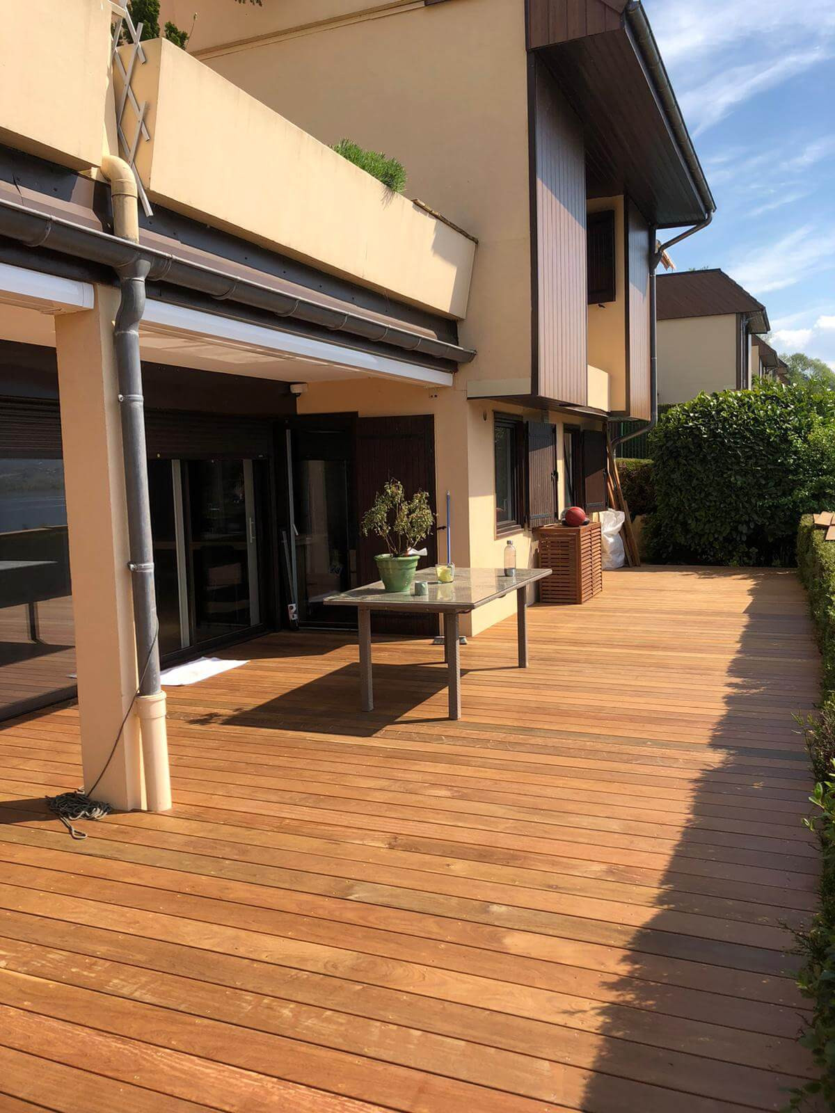 terrasse-bois-exotique-ipe-stucture-bois-saint-romain-au-mont-dor-lyon