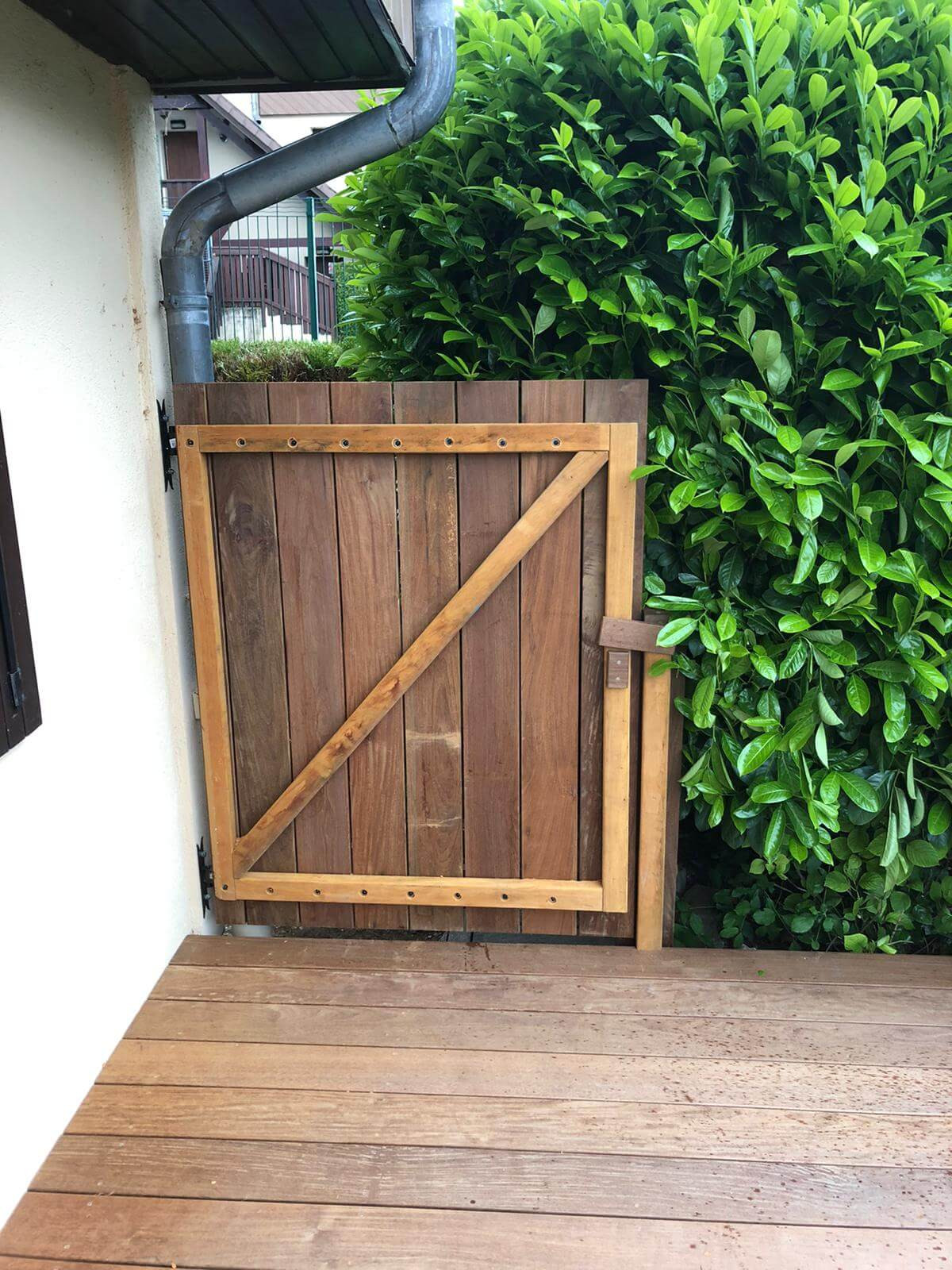 terrasse-bois-exotique-ipe-stucture-bois-saint-cyr-au-mont-d-or-lyon